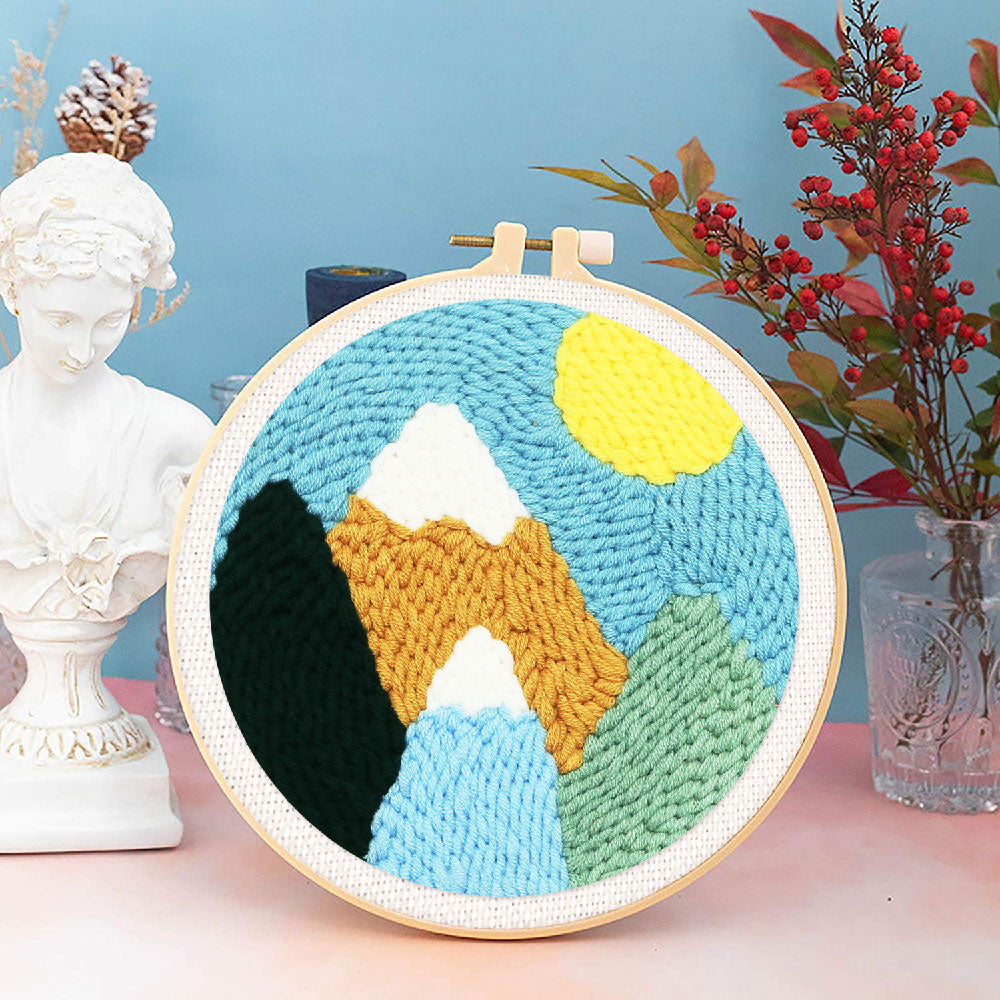Punch Needle 20x20 Verschneite Berge - Kidis Art
