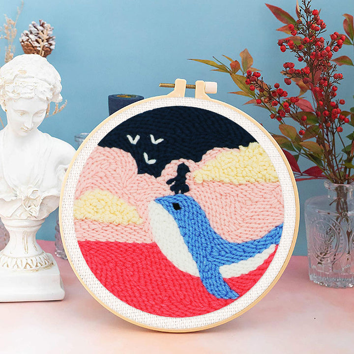 Punch Needle 20x20 Kleines Mädchen und ein Wal in der Abenddämmerung