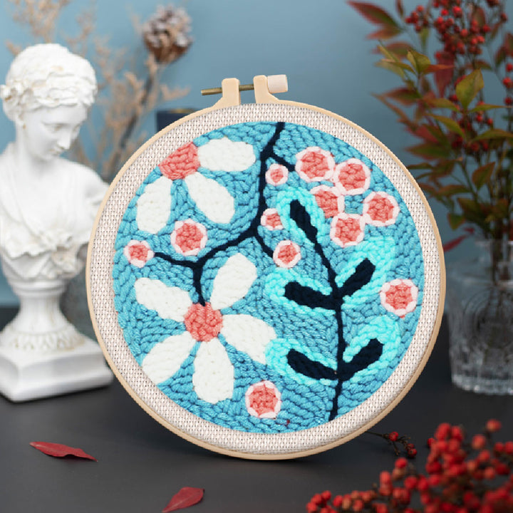 Punch Needle 20x20 Ein Strauss weisser Blumen