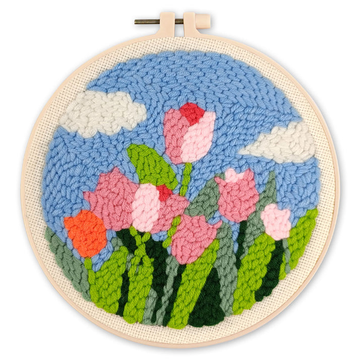 Punch Needle 20 x 20 cm Tulpen und blauer Himmel