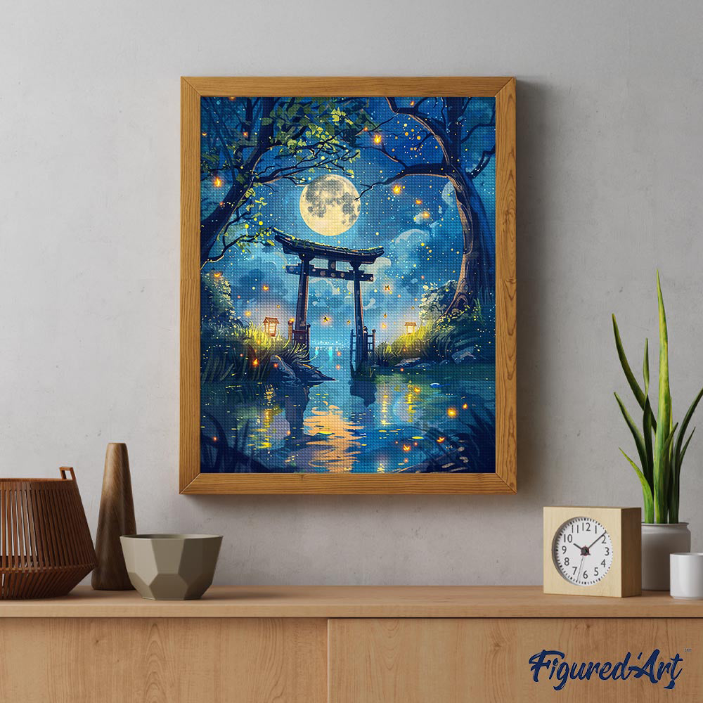 Diamond Painting 40x50 gerollte Leinwand Figured’Art Torii im Mondlicht und Glühwürmchen - Kidis Art