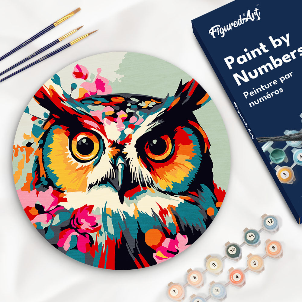 Malen nach Zahlen auf Holzscheibe – Fantasie-Eule und Blumen