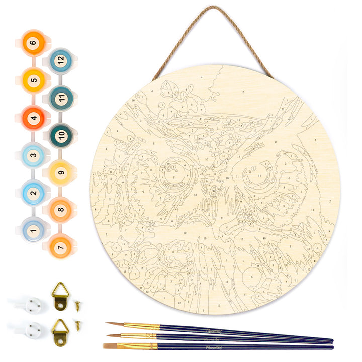 Malen nach Zahlen auf Holzscheibe – Fantasie-Eule und Blumen