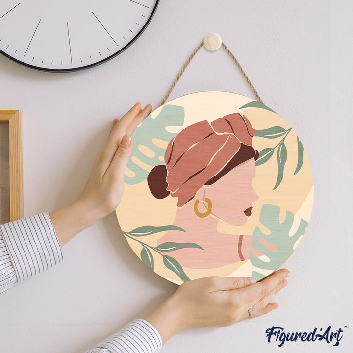 Malen nach Zahlen auf Holzscheibe – Frau mit Turban im Profil