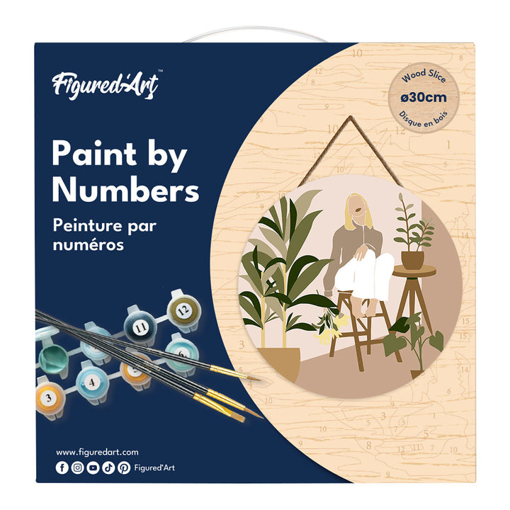 Malen nach Zahlen auf Holzscheibe – Frau und Blumenstrauß