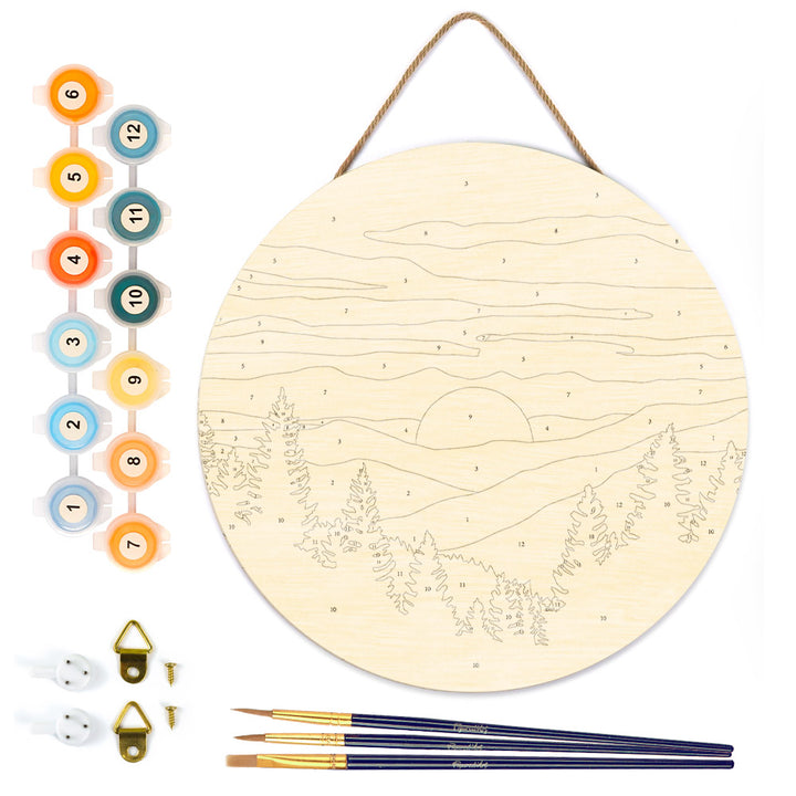 Malen nach Zahlen auf Holzscheibe – Kiefernwald