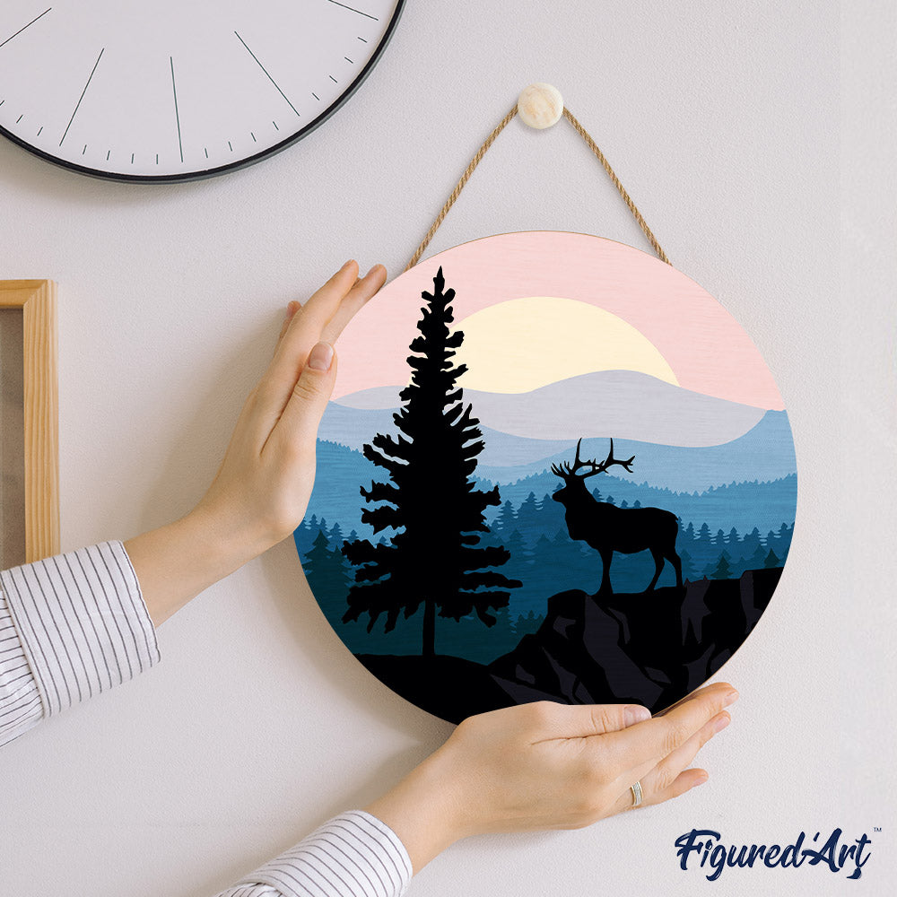 Malen nach Zahlen auf Holzscheibe – Majestätischer Hirsch und Landschaft