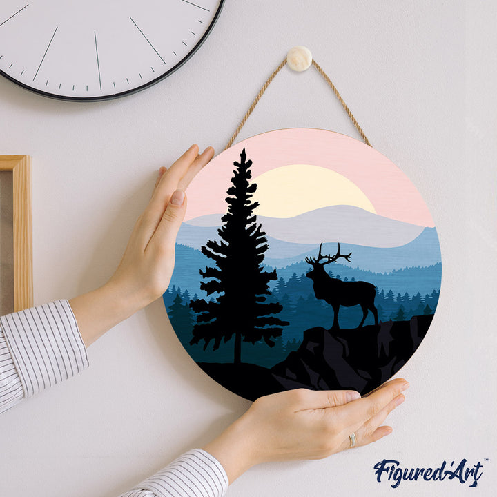 Malen nach Zahlen auf Holzscheibe – Majestätischer Hirsch und Landschaft