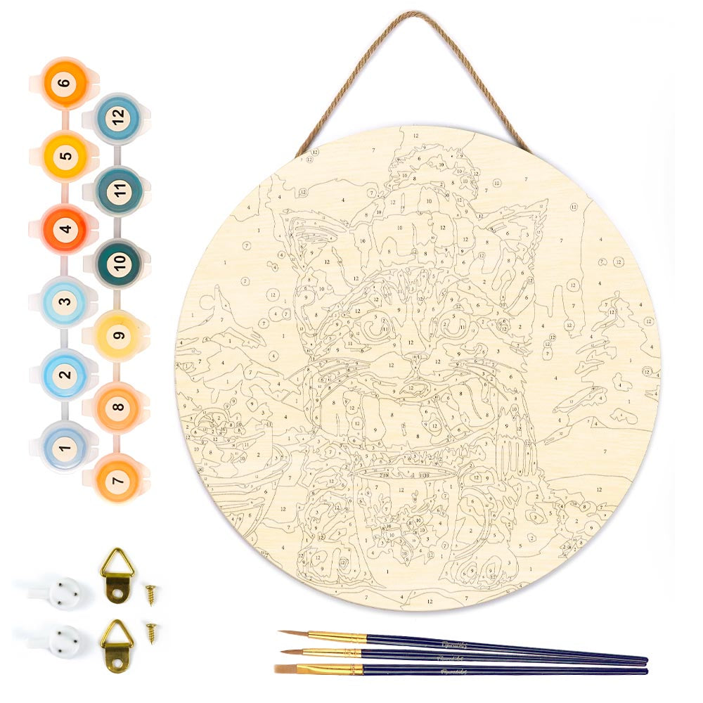 Malen nach Zahlen auf Holzscheibe – Süße Katze mit rotem Schal