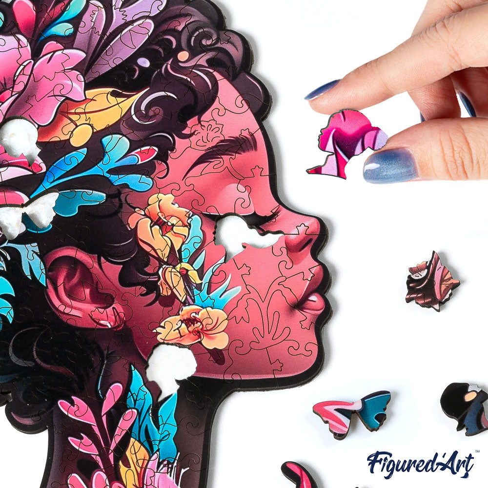 Holzpuzzle 2D Design – Blumiges Frauenporträt