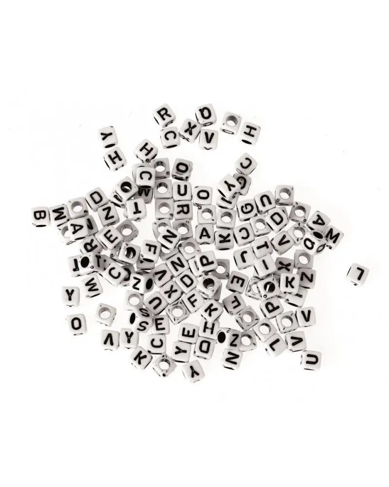 Kunststoff - Würfel mit Loch 50g, Alphabet schwarz/weiss 5x5mm - Kidis Art