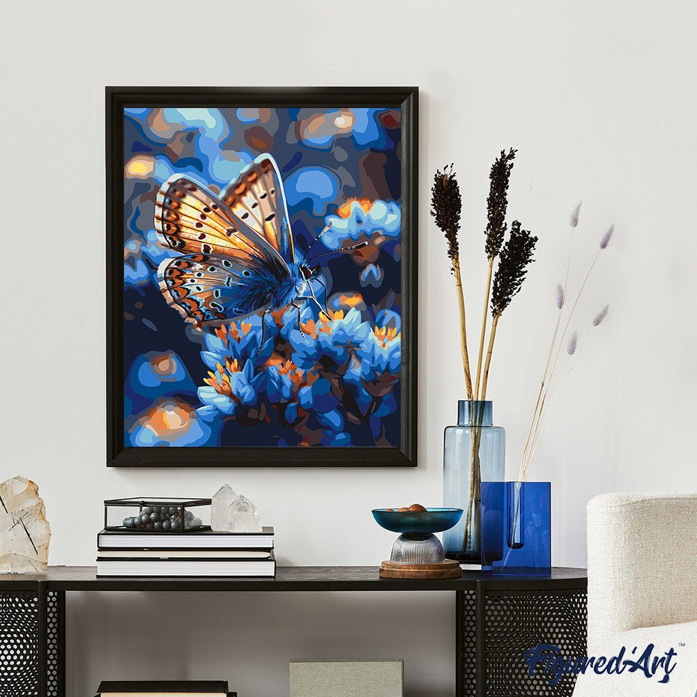 Malen nach Zahlen 40x50cm auf Keilrahmen gespannt Figured’Art Schmetterlinge und blaue Blumen - Kidis Art
