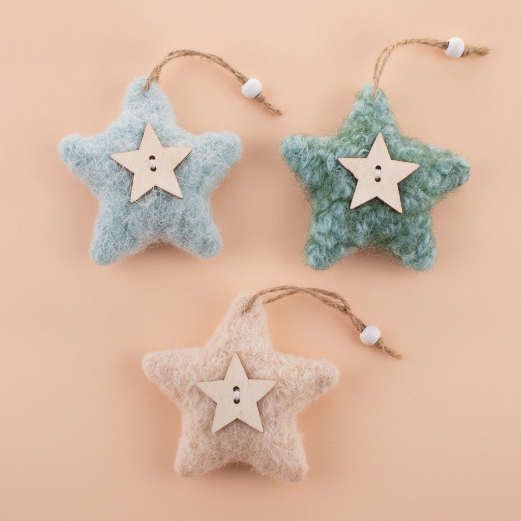 Drei Filzsterne in Mint, Petrol und Beige als Deko