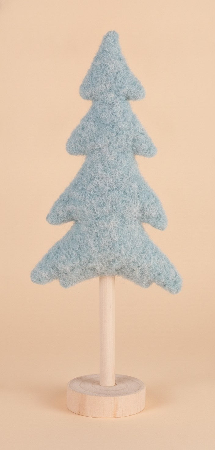 Vorderansicht: Flauschiger Mini-Tannenbaum mit Holzbasis
